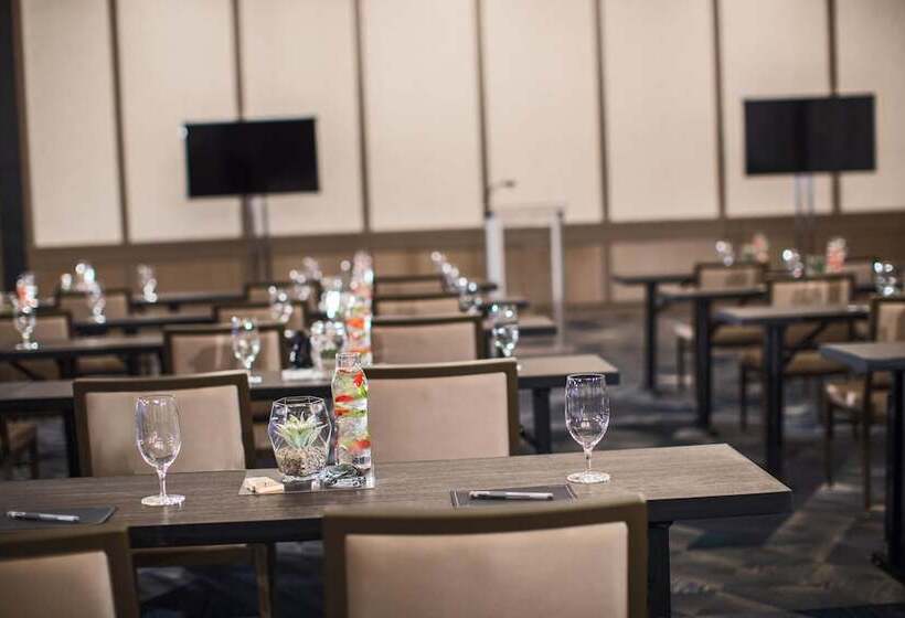 בית מלון כפרי Renaissance Toledo Downtown