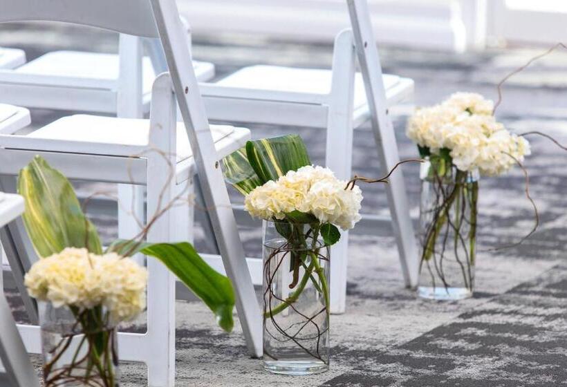 בית מלון כפרי Renaissance Waterford Oklahoma City