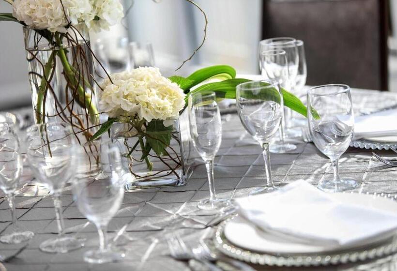 בית מלון כפרי Renaissance Waterford Oklahoma City