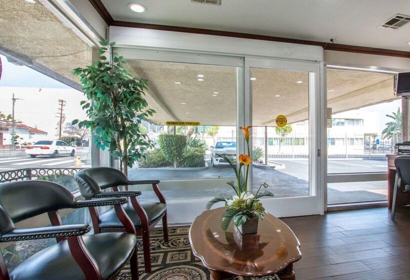 ホテル Rodeway Inn Convention Center