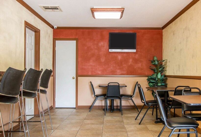 ホテル Rodeway Inn Convention Center