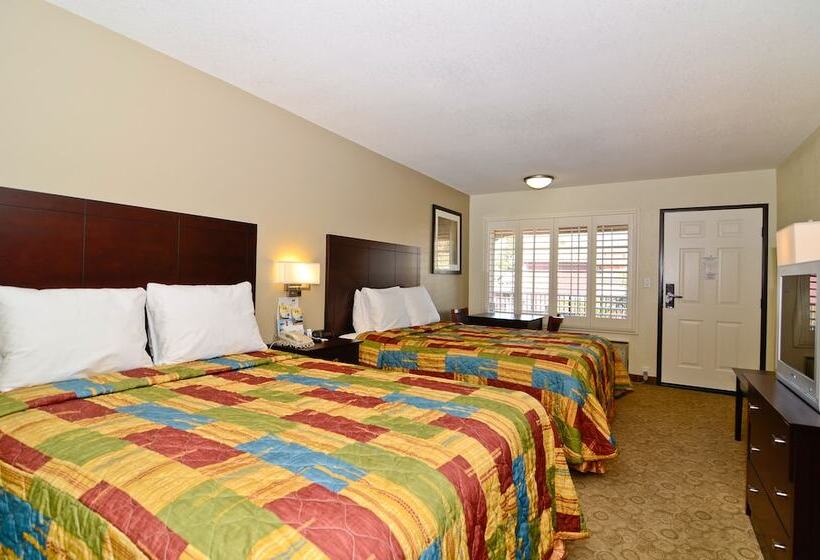 فندق Rodeway Inn Convention Center