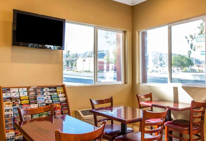 فندق Rodeway Inn & Suites Corona