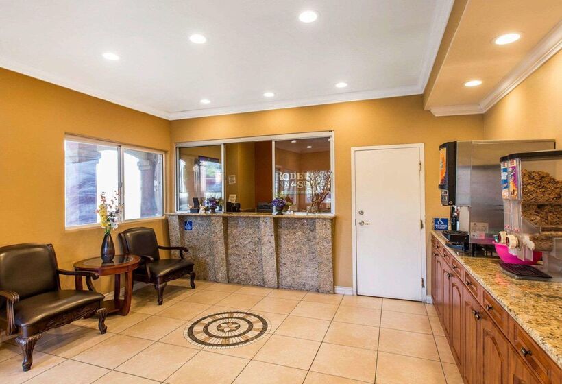 호텔 Rodeway Inn & Suites Corona