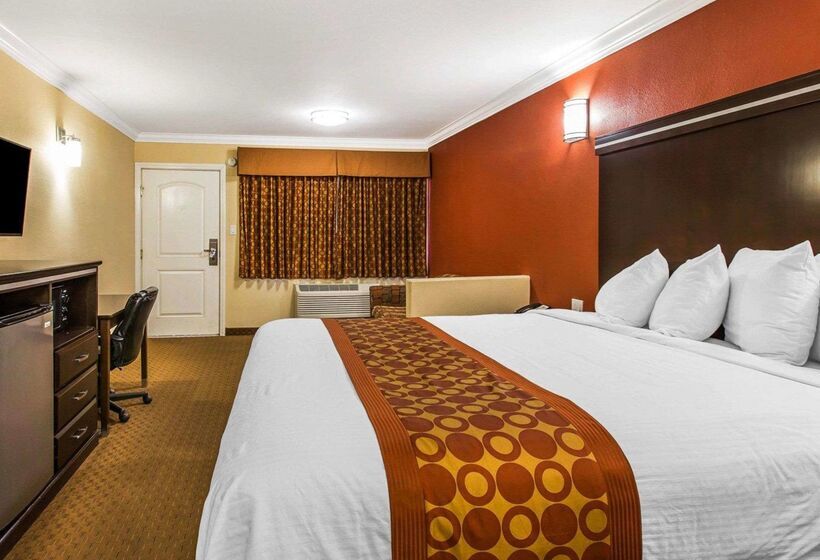 فندق Rodeway Inn & Suites Corona