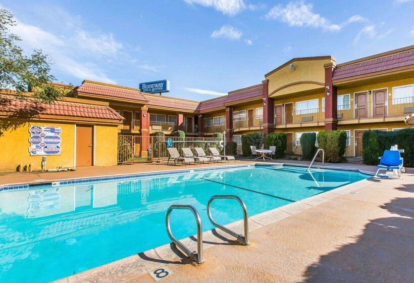 호텔 Rodeway Inn & Suites Corona