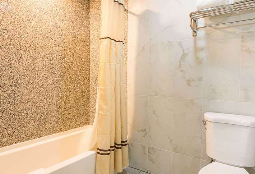فندق Rodeway Inn And Suites