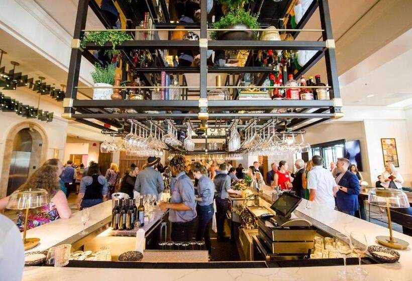 Отель Saint Kate   The Arts