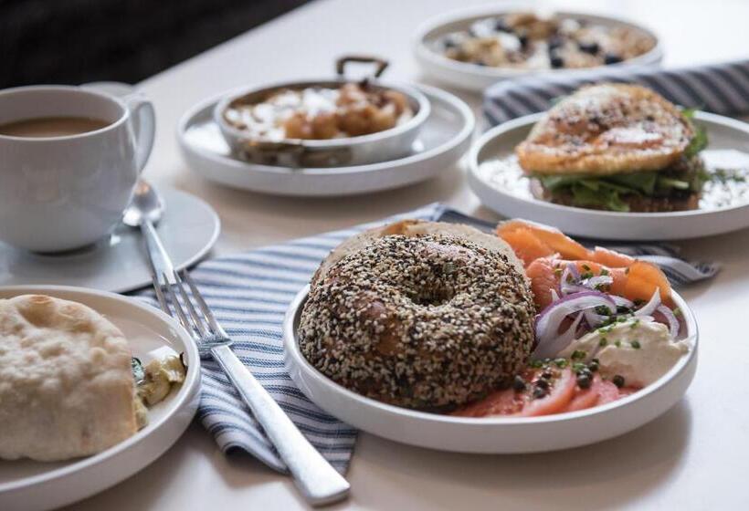 Отель Saint Kate   The Arts