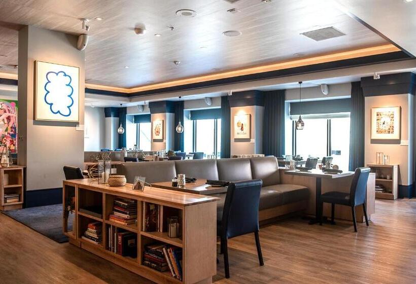 Отель Saint Kate   The Arts