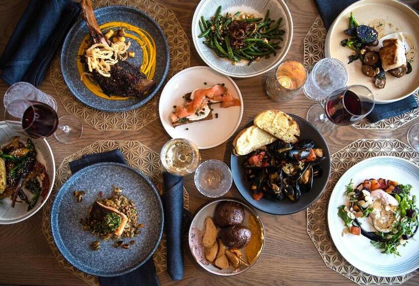 Отель Saint Kate   The Arts