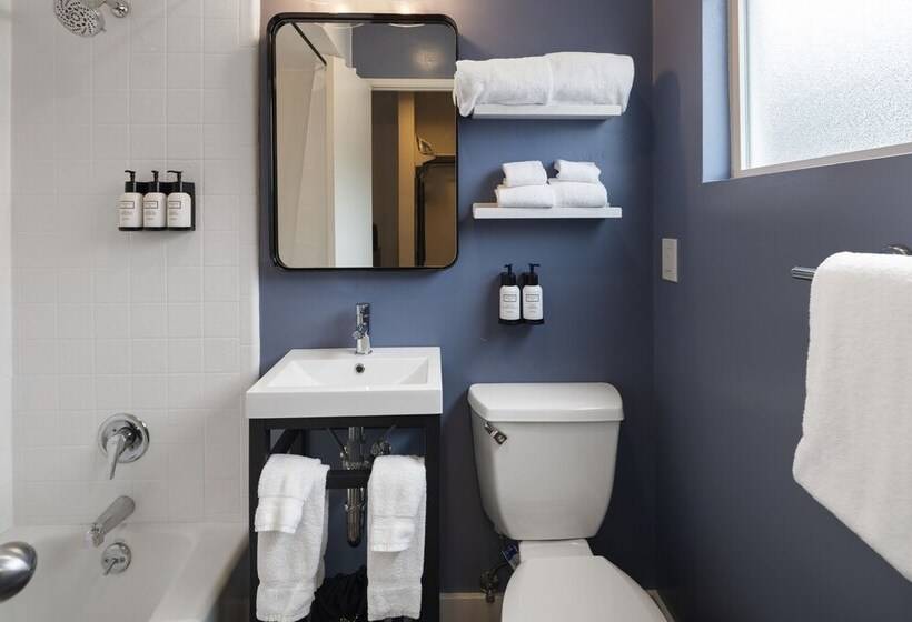 Sea Harbor Hotel   San Diego