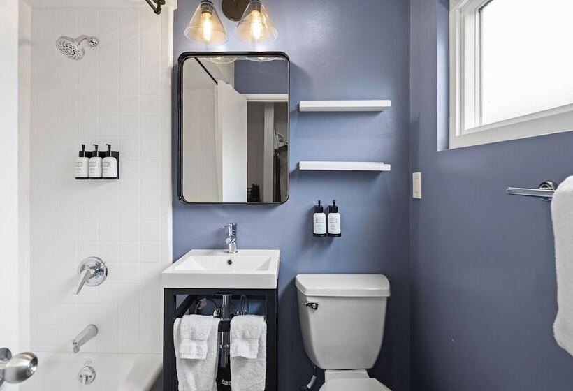 Sea Harbor Hotel   San Diego