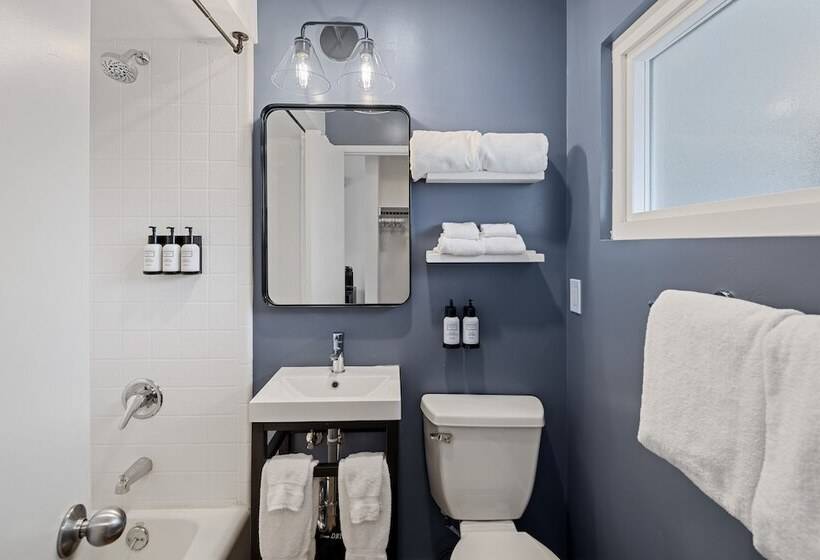 Sea Harbor Hotel   San Diego