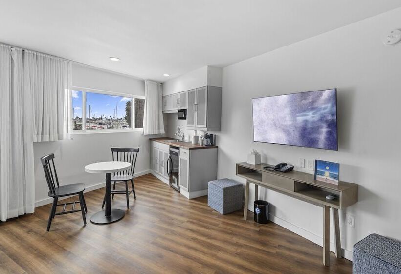 Sea Harbor Hotel   San Diego