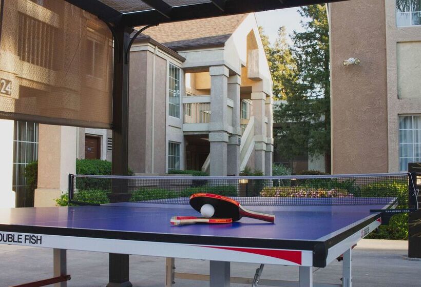 فندق Sonesta Es Suites San Jose Airport