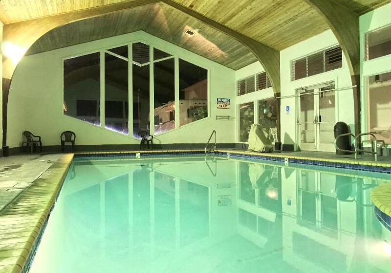 酒店 Stargazer Inn And Suites