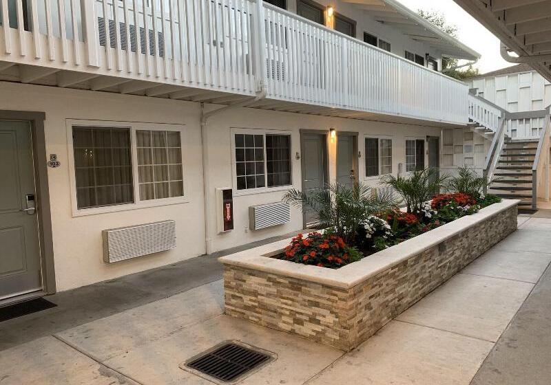 酒店 Stargazer Inn And Suites