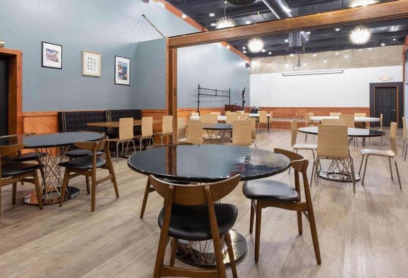 فندق Starved Rock Motor Inn Travelodge By Wyndham