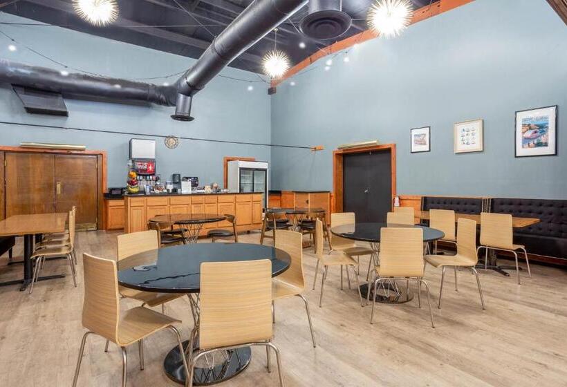 فندق Starved Rock Motor Inn Travelodge By Wyndham