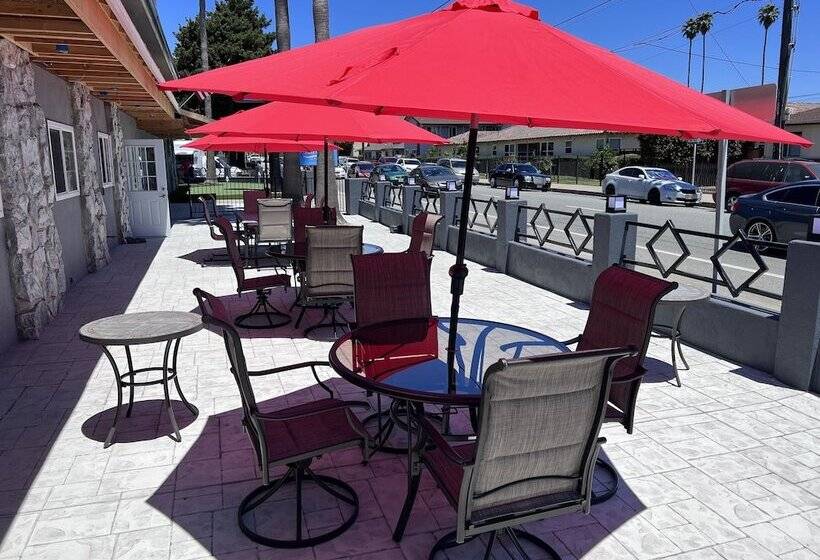 فندق Surf City Inn & Suites