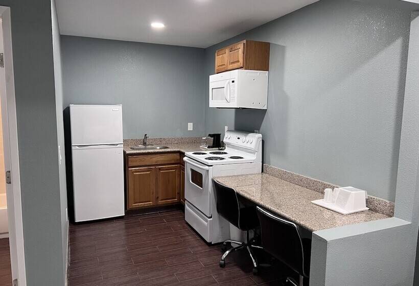 فندق Surf City Inn & Suites