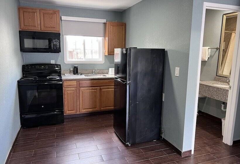 فندق Surf City Inn & Suites