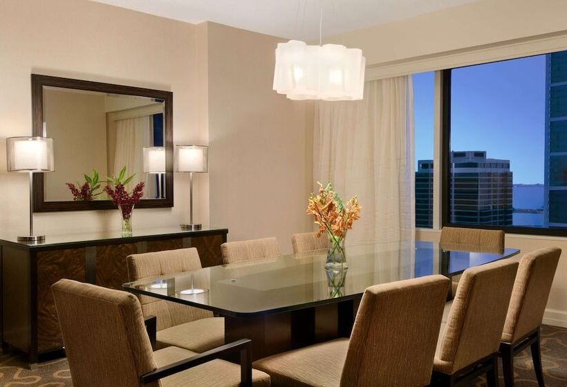 فندق Swissôtel Chicago