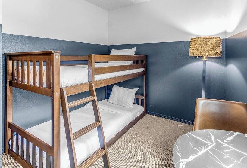 ホテル The Angler Lodge