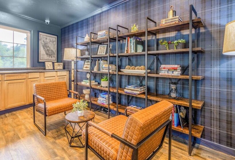 ホテル The Angler Lodge