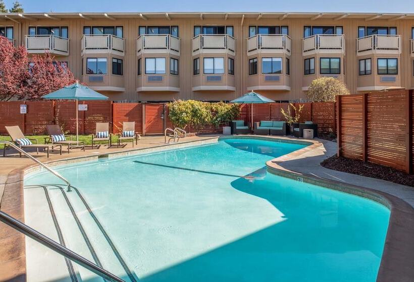 فندق The Lodge At Tiburon