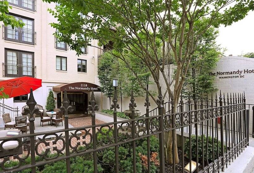 בית מלון כפרי The Normandy