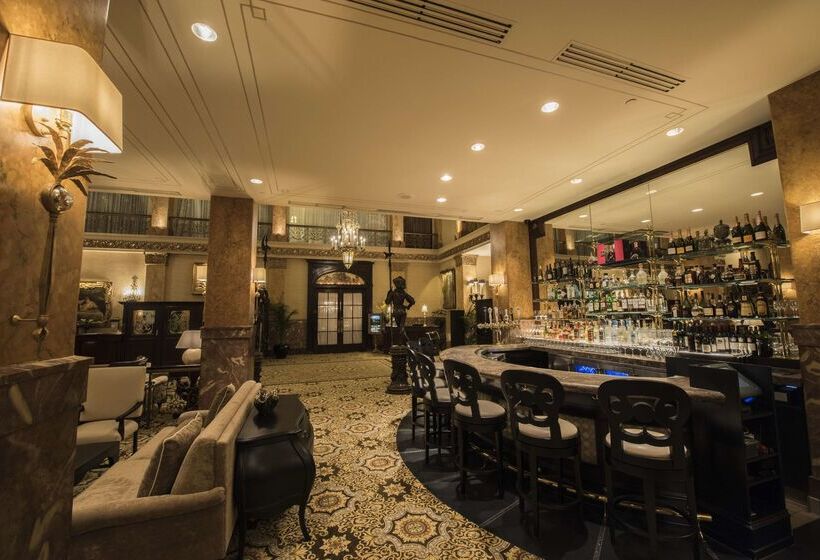 בית מלון כפרי The Pfister