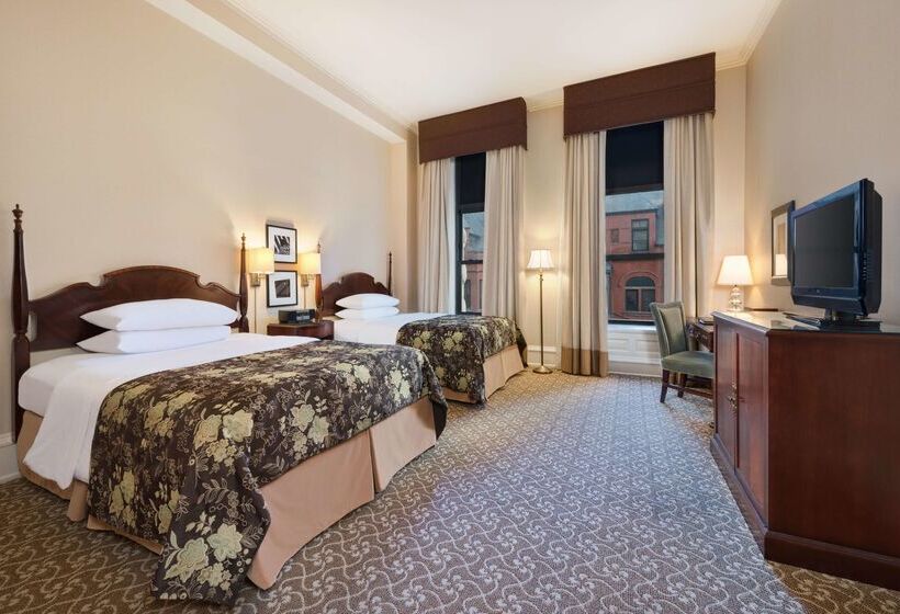 בית מלון כפרי The Pfister