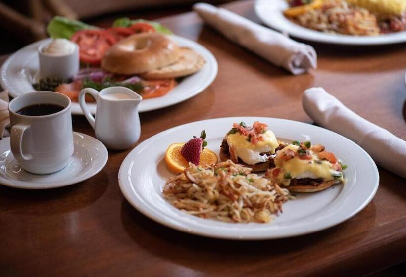 בית מלון כפרי The Pfister