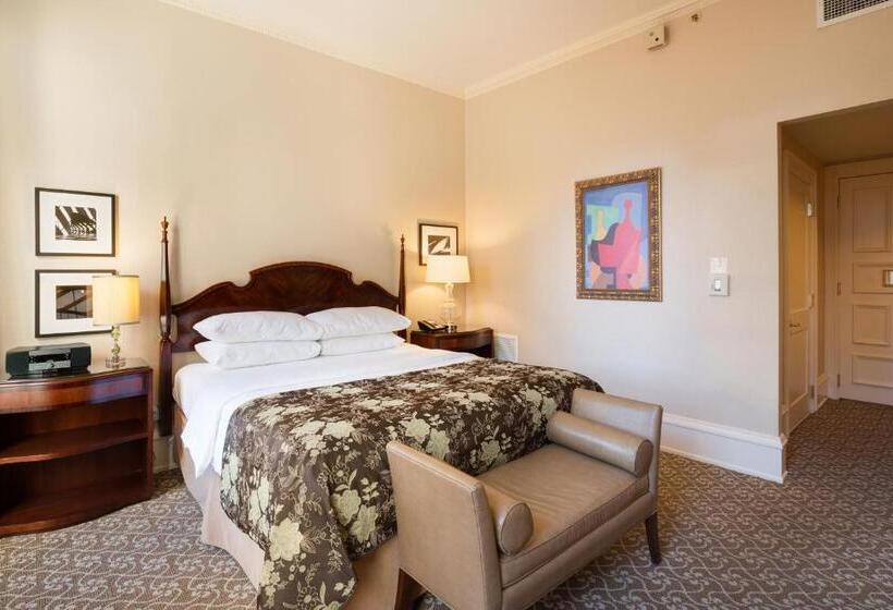 בית מלון כפרי The Pfister