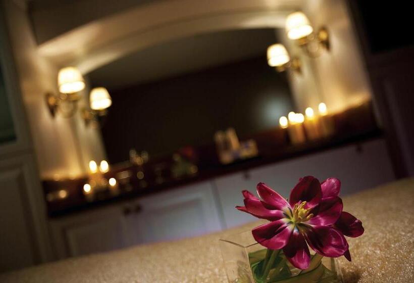 בית מלון כפרי The Pfister