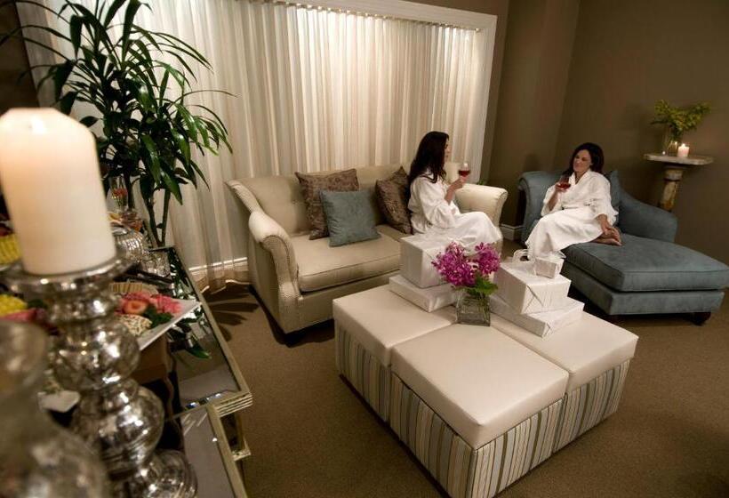 בית מלון כפרי The Pfister