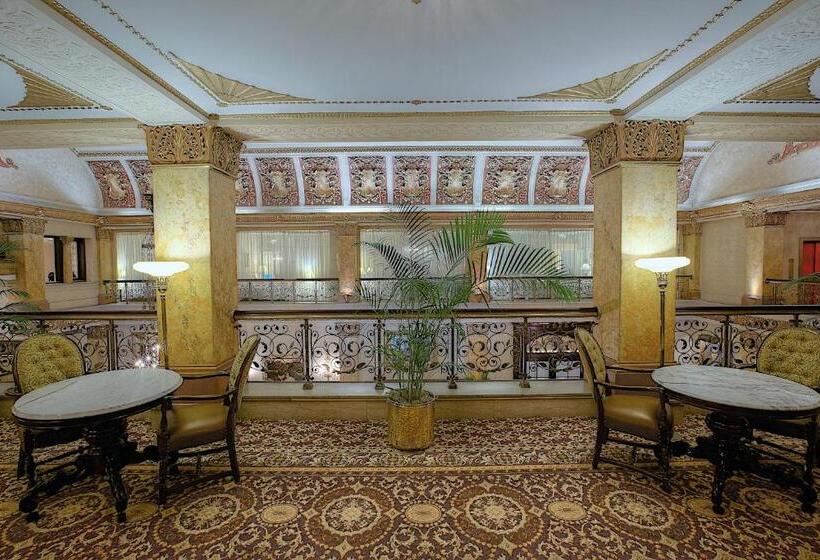 בית מלון כפרי The Pfister