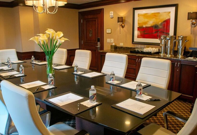 The Raphael Hotel, Autograph Collection