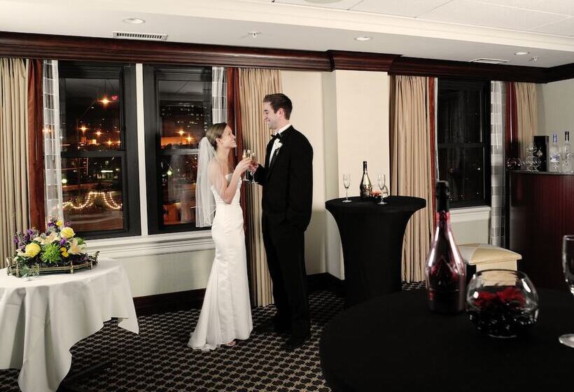 The Raphael Hotel, Autograph Collection