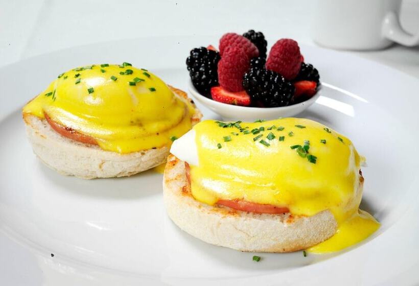 The Raphael Hotel, Autograph Collection