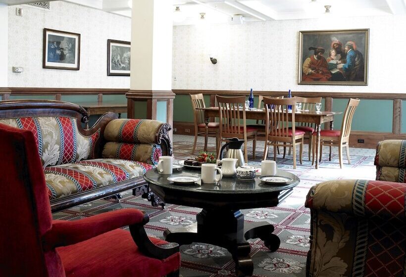 هتل The Red Lion Inn