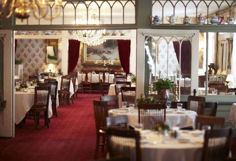 هتل The Red Lion Inn