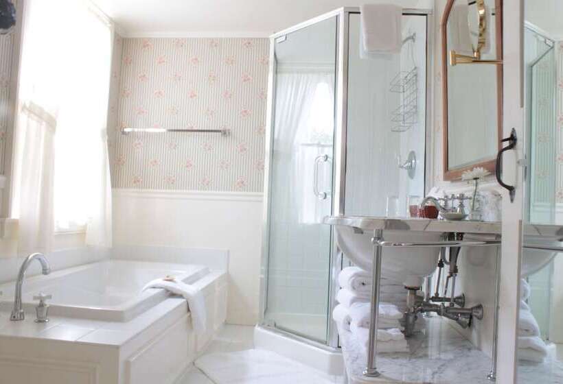 هتل The Red Lion Inn