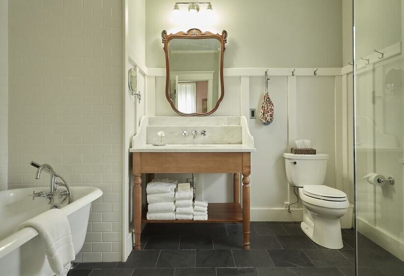 هتل The Red Lion Inn