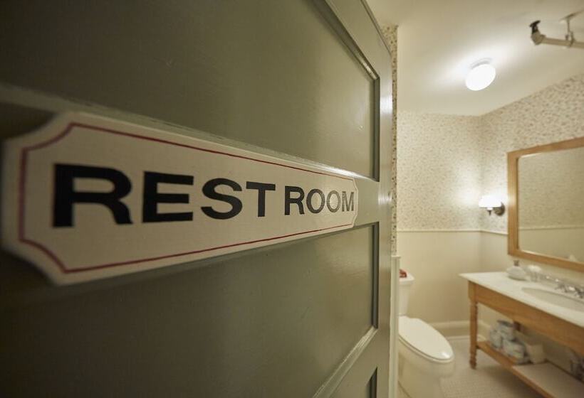 هتل The Red Lion Inn