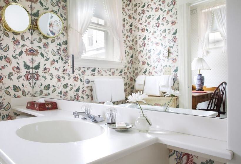 هتل The Red Lion Inn