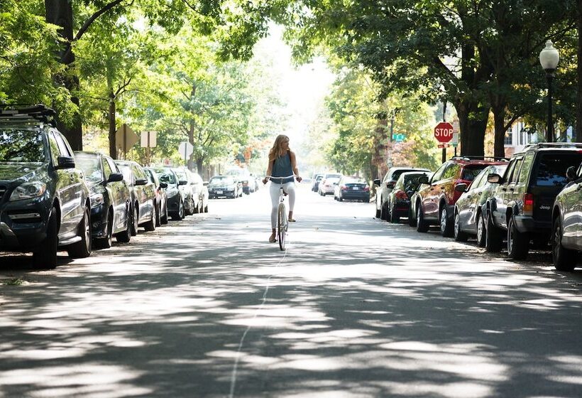 호텔 The River Inn