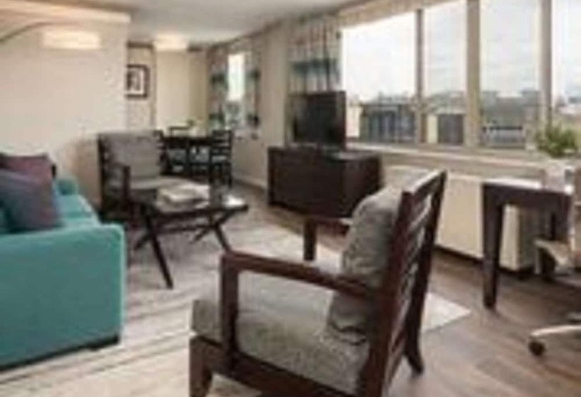 호텔 The River Inn